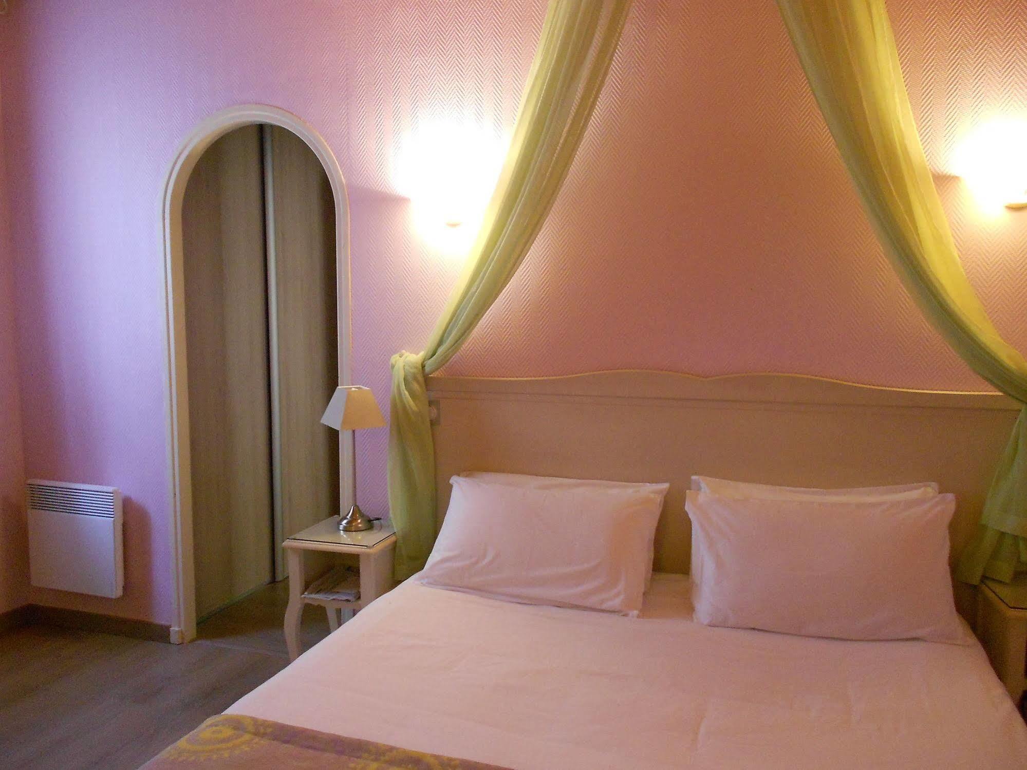 Hotel Le Medieval Palais Des Papes Avignon Exterior photo